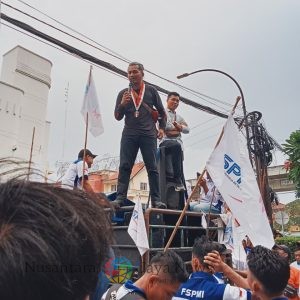 Kapolres Labuhanbatu berikan pengawalan terhadap buruh di kota medan 