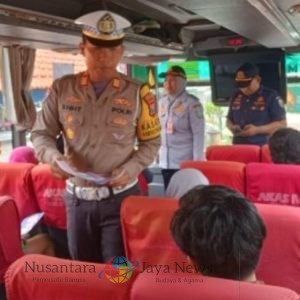 Operasi Zebra Semeru 2025: Satlantas Polres Sampang Gelar Ramp Check Bus AKAP–AKDP di Terminal Trunojoyo