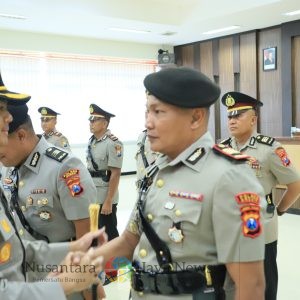 Kapolres Gresik AKBP Rovan Mahenu Tekankan Penguatan Pelayanan Publik dalam Sertijab Jajaran Polres Gresik