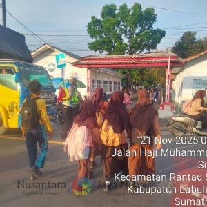Sat Lantas Polres Labuhanbatu Intensifkan Strong Point Pagi Wujudkan Kamseltibcar Lantas Selama Ops Zebra 2025