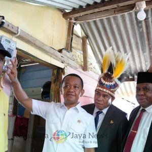 Bukti Listrik untuk rakyat, Sambung Listrik 100 Keluarga Prasejahtera di Fakfak Papua Barat, Kementerian ESDM Bersama PLN Lanjutkan Penyaluran Program BPBL