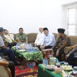 Bupati Subandi Serahkan Donasi dari Para ASN ke Pesantren Al-Khoziny