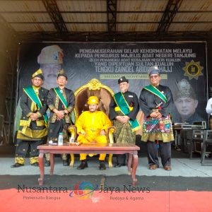 Pemangku adat Kerajaan Negri Kualuh Beri Gelar Kehormatan Kepada Majelis Adat Negri Tanjung