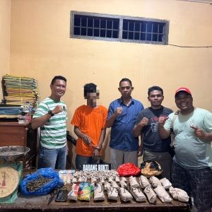 Unit Reskrim Polsek Bilah Hilir Amankan Seorang Pria Pengedar Ganja, Sita Lebih dari 1,2 Kg Barang Bukti