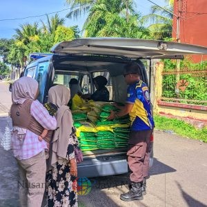 Peduli Beban Warga, Sat Binmas Polres Dompu Gelar Gerakan Pangan Murah (GPM) Polri di Kelurahan Simpasai