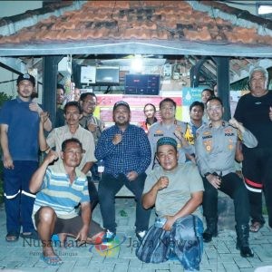 Wujud Kepedulian Keamanan, Bupati dan Kapolres Gresik Sidak Pos Satkamling Hingga Larut Malam