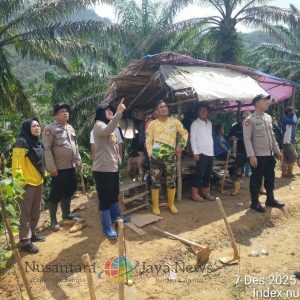 Polsek Na IX-X Bersama Wakil Bupati Tinjau Lokasi Luapan Sungai Hatapang, Pastikan Warga Aman