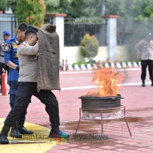 Polres Gresik Tingkatkan Skill Penyelamatan, Bhabinkamtibmas Dibekali Pelatihan Polisi Penolong