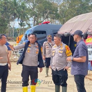 Kapolres Labuhanbatu Turun Langsung Salurkan Bantuan Bencana ke Tapsel