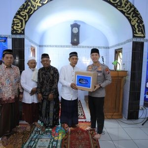 Kapolres Madiun Sambangi Masjid Terowongan, Ajak Jamaah Jaga Kamtibmas Lewat Jum’at Curhat