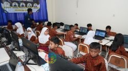 Srikandi PLN UIP JBTB Bekali Siswa dan Guru SDN Kebraon 1 Surabaya Keahlian Coding dan AI