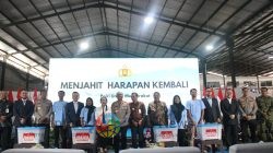 Wakapolri Bagikan Sembako ke Ribuan Buruh, Wujud Kepedulian Polri di Sektor Industri Dalam Negeri
