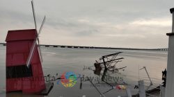 Dilanda Angin Kencang, Dua Tempat Wisata Ternama Dipesisir Suramadu Roboh