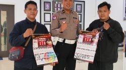 Pemohon SIM di Satpas Colombo Surabaya Terkejut, Polisi Beri Hadiah Kalender 2026 Berisi Layanan Darurat 110
