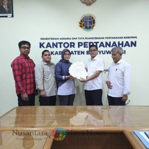 Tingkatkan Kepastian Hukum Aset Negara, PLN UIP JBTB Terima Sertipikat HGB SUTET 500 kV Paiton–Kalipuro di Desa Ketapang dan Kalipuro