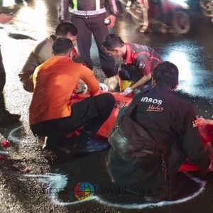 Pengendara Motor Tewas Usai Terlibat Kecelakaan dengan Truk di Tambak Langon