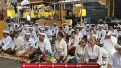 Mengawali Haluan Pembangunan Bali, Pemkab Gianyar Lakukan Persembahyangan Bersama