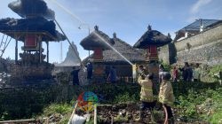 Diduga Akibat Percikan Kembang Api, Pelinggih Meru Tumpang Tiga Pura Puseh Kintamani Terbakar