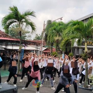 Tingkatkan Imunitas, Lapas Batang Gelar Senam Pagi Bersama Pegawai dan Warga Binaan