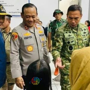 Pastikan Penanganan Pengungsi Berjalan Baik, Kapolda Metro Jaya dan Pangdam Jaya Tinjau Lokasi Banjir di Jakarta Utara