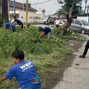 Pegawai dan Warga Binaan Lapas Tegal Laksanakan Kerja Bhakti Jaga Kebersihan dan Keamanan Lingkungan