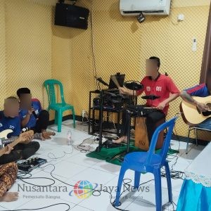 Asah Kreativitas dan Kerjasama, Warga Binaan Lapas Batang Semangat Ikuti Latihan Musik