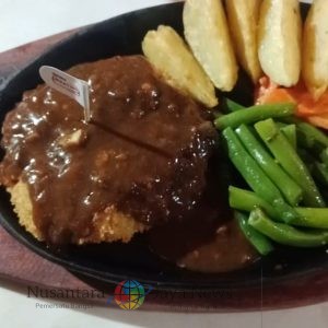 Warung Meating Hadirkan Steak Rasa Restoran Mewah Harga Kaki Lima