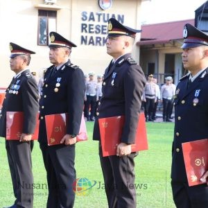 Polres Labuhanbatu Gelar Upacara Penganugerahan Tanda Kehormatan Satyalencana Pengabdian
