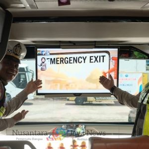 Polres Malang Sosialisasikan Tertib Lalin Melalui Program Polantas Menyapa di OPS Keselamatan Semeru