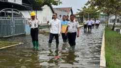 Sinergi di Tengah Kendala Alam, Kalapas Batang Dampingi Staf Khusus Menteri Tinjau Dampak Banjir di Lapas Pekalongan