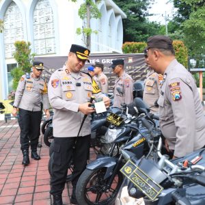 Kapolres Gresik Periksa Langsung Kendaraan Dinas, Pastikan Siap Layani Masyarakat