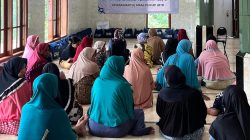 Tak Surut oleh Jarak, YBM PLN UIP JBTB Arungi Perahu Satu Jam Distribusikan Sembako ke Kepetingan