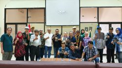 Buku Antologi Puisi Wartawan Usia Emas ke-8 “Tanpa Jeda” : Wartawan Tulen Tidak Pernah Berhenti Kerja