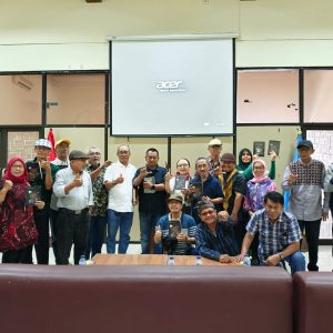 Buku Antologi Puisi Wartawan Usia Emas ke-8 “Tanpa Jeda” : Wartawan Tulen Tidak Pernah Berhenti Kerja