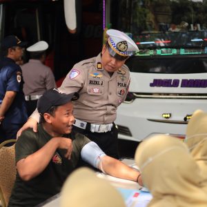 Polres Gresik dan Polda Jawa Timur Gelar Rampcheck Bus Pariwisata, Pastikan Keselamatan Wisatawan