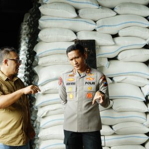 Kapolres Ponorogo Pastikan Keamanan dan Ketersediaan Pangan di Gudang Bulog Cukup
