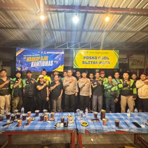 Polres Blitar Kota Gelar Sahur Bersama Komunitas Ojol