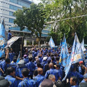 KOMBAT Gelar Aksi Dukung Kepemimpinan Rico Waas–Zakiyuddin Harahap