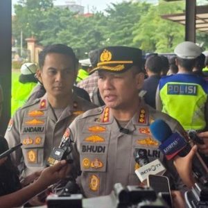 Polda Metro Jaya Kerahkan 3.992 Personel Amankan Unjuk Rasa di Depan Mabes Polri Secara Humanis Selama Ramadan