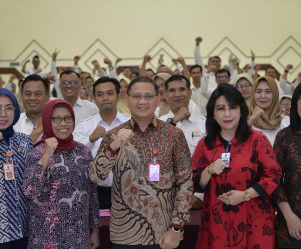 Kadindik Jatim Buka Peningkatan Kompetensi Guru SMA, Perkuat Pembelajaran dan Asesmen Berbasis TKA