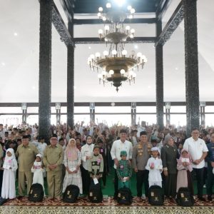 Bangun Solidaritas Sosial, 1.000 Anak Yatim di Lumajang Terima Santunan Ramadan