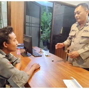 Humanis Personel Polsek Gubeng Pulihkan Trauma dan Antarkan Perantau Asal Medan