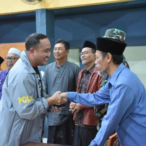 Forkopimda Gresik Besuk Korban Luka di RSUD Ibnu Sina, Tegaskan Komitmen Jaga Kondusivitas Kamtibmas