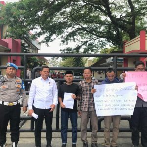 AKSARA Unjuk Rasa ke Polda Sumatera Utara, Soroti Dugaan WiFi Ilegal di Padang Lawas