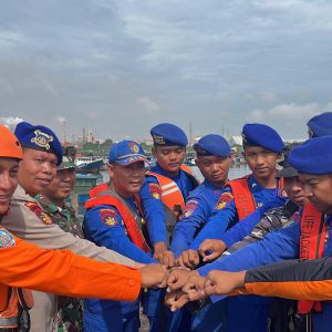 Hari Ketiga Pencarian, Satpolairud Polres Gresik dan Tim SAR Berhasil Temukan Korban KM Dharma Ferry VII