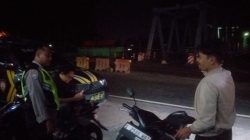 PJU Rusak di Utara Jembatan Lespadangan Diduga Pemicu Kecelakaan, Pengendara Motor Tabrak Pembatas Jalan
