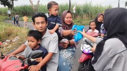 Menebar Kebaikan di Senja Ramadhan, OSIS MAN 6 Jombang Berbagi Takjil untuk Warga