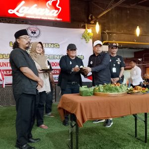 Pengukuhan Pengurus KWI di Surabaya, Diawali Pembagian Takjil dan Buka Bersama