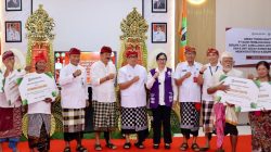 Bupati Tabanan Bersama Rai Wahyuni Sanjaya Serahkan Bantuan Ambulans dan Program Bedah Rumah CSR