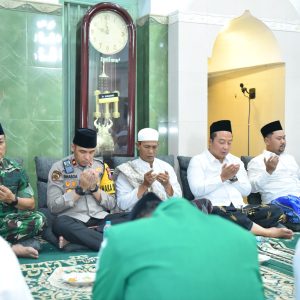Polres Gresik Pastikan Tradisi Malam Selawe 2026 di Makam Sunan Giri Berjalan Aman dan Kondusif